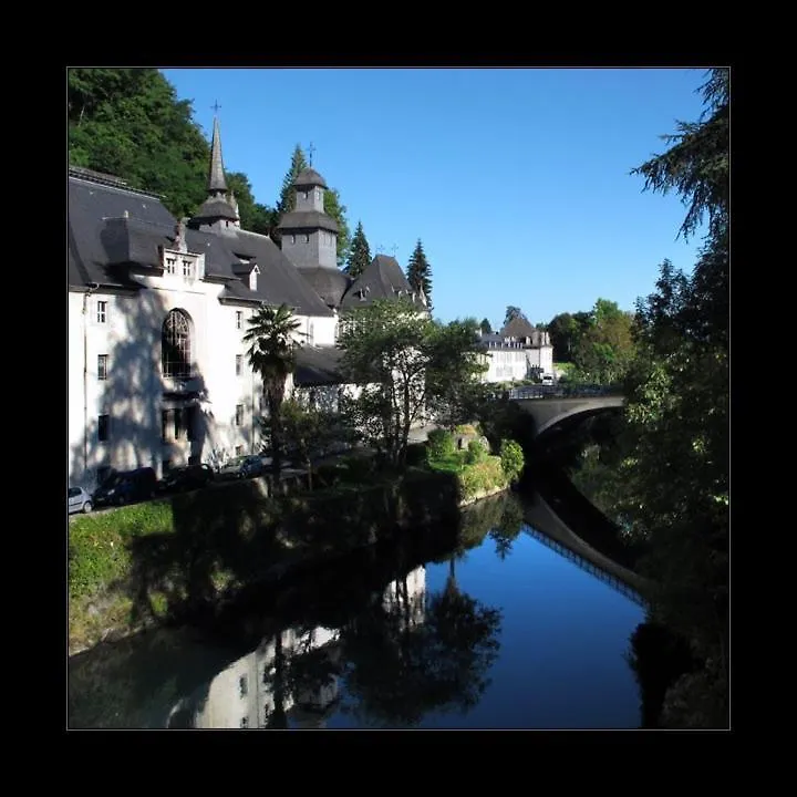 Chambres Et Table D'Hotes La Billebaude Saint-Pe-de-Bigorre 0*,  France